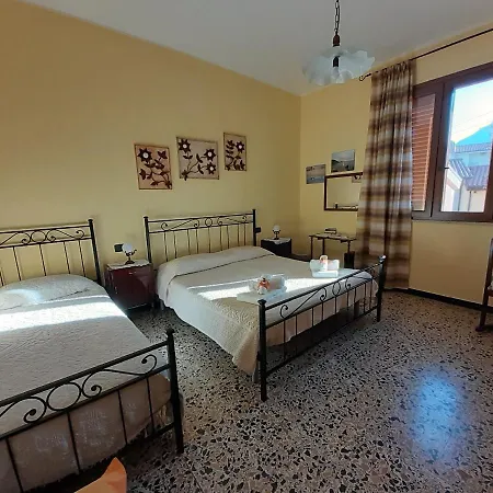 L'agrifoglio Di Emy Guspini