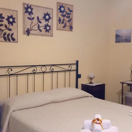 L'agrifoglio Di Emy Guspini