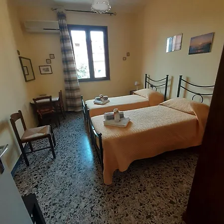 L'agrifoglio Di Emy * Guspini